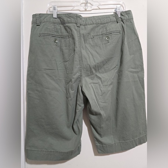 Bandolino Men's Olive Shorts - Picture 3 of 13
